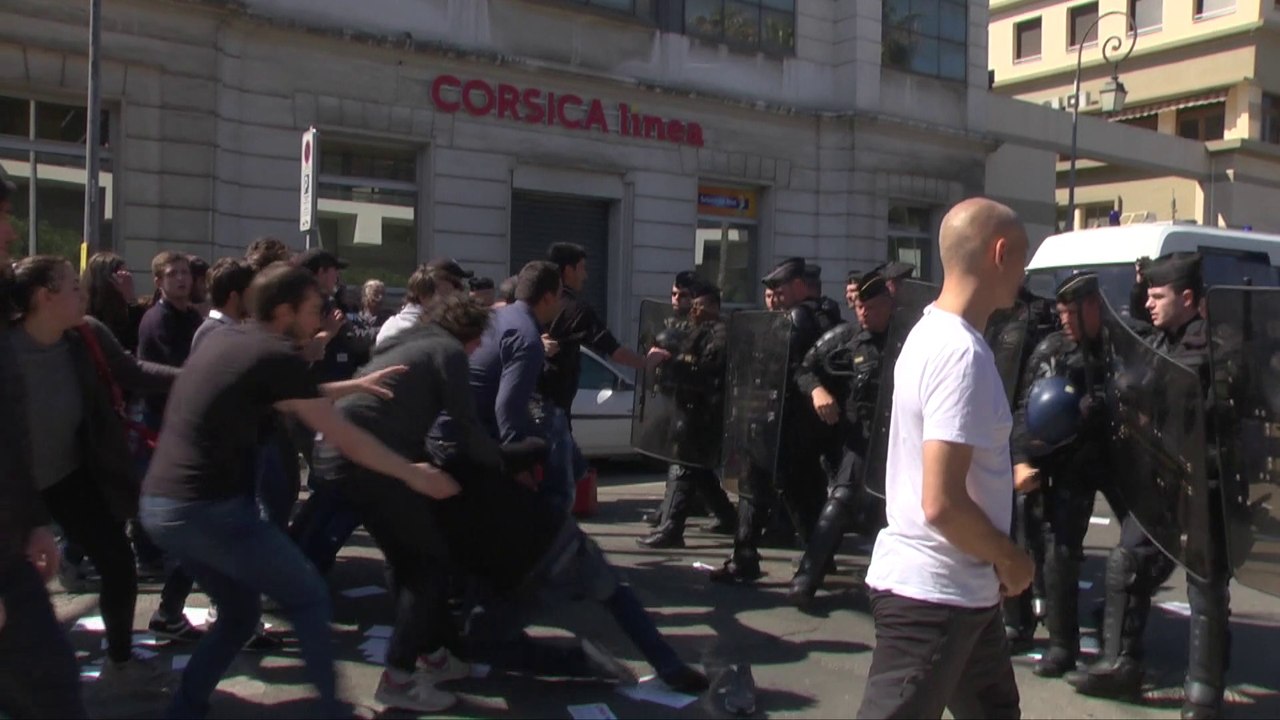 Violentes échauffourées en marge du meeting de Marine Le Pen à Ajaccio