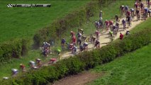 Paris-Roubaix 2017 - Énorme chute dans le peloton !