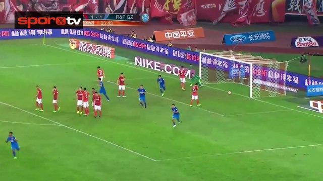 Çin'de müthiş frikik golü