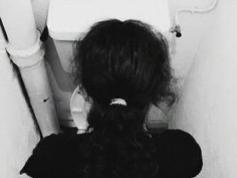 Monsieur Bontampi va aux chiottes