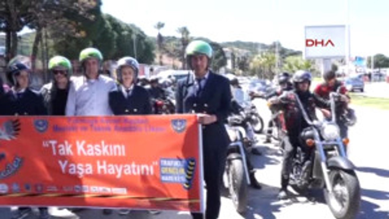 Balıkesir 'Tak Kaskını Yaşa Hayatını' Sloganı Ile Gençlik Hareketi Başlattılar