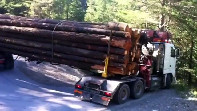 Majstore, kapa dole! Kad vidite kuda i kako on vozi svoje kamionče , moraćete da mu aplaudirate