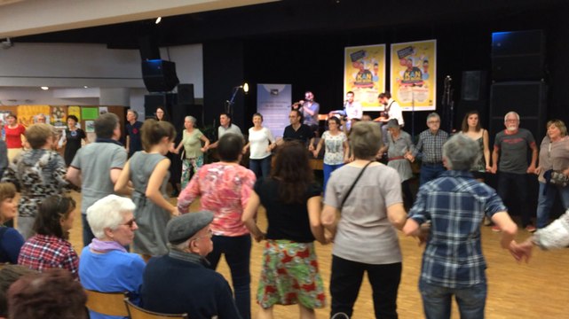 Au Kan ar Bobl, on y chante et on y danse !