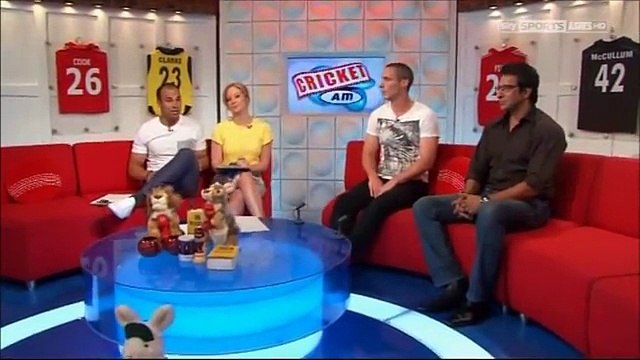 Wasim Akram & Simon Jones_ How to swing a cricket ball