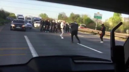 Le rappeur Sofiane bloque l’autoroute pour le tournage d'un clip