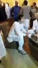 See How Imran Khan Met Chaudhary Ghulam & Sami Ibrahim In Wedding Ceremony