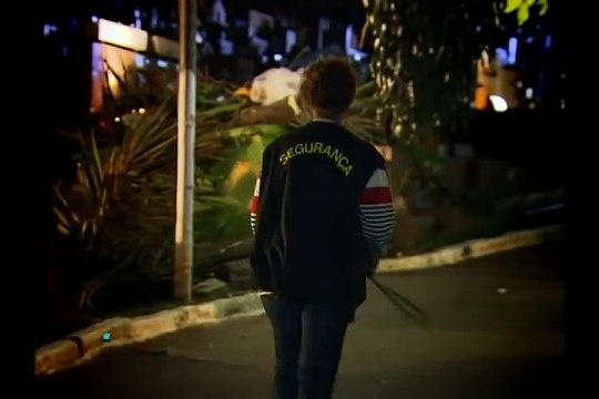 Programa Silvio Santos (20_10_16) - Menina Fantasma aterroriza em cemitério