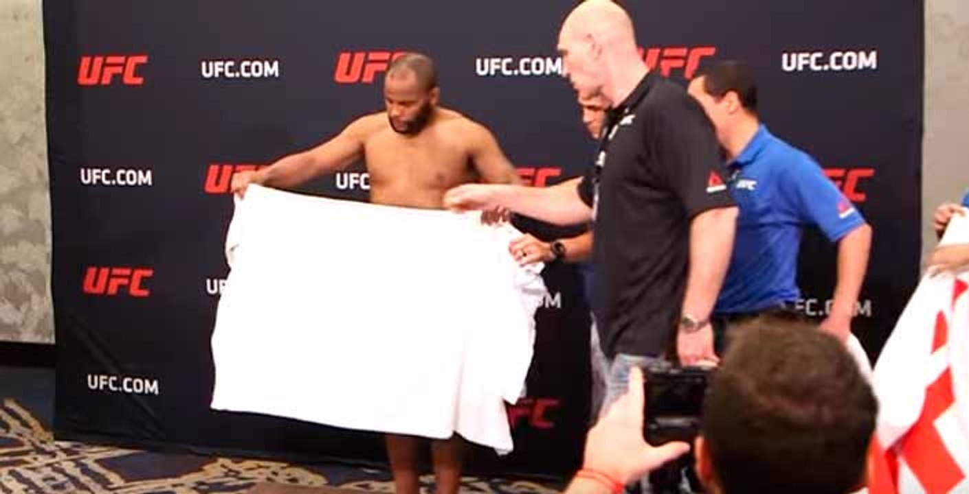 Daniel Cormier Controversial UFC 210 Weigh-in - MMA Fighting