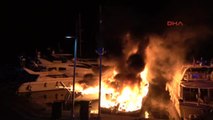 Muğla - Marmaris Yat Limanı'nda Yangın: 3 Tekne Yandı