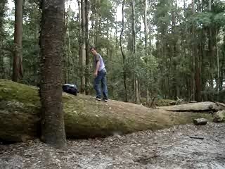 maxcgb40 en salto arriere d'un rebort en australie