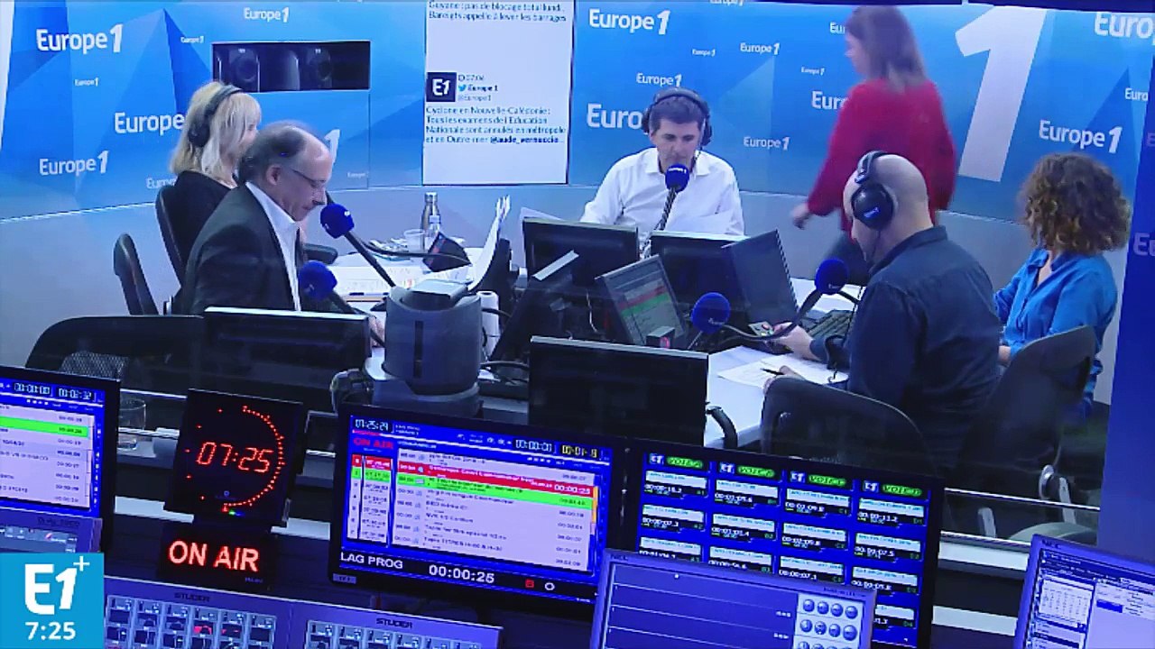 "Un tract de Benoît Hamon, une paire de tongs en compost et Télérama recyclés offerte"