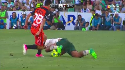 Hirving Lozano Straight Red For A Petulant Kick vs Santos!