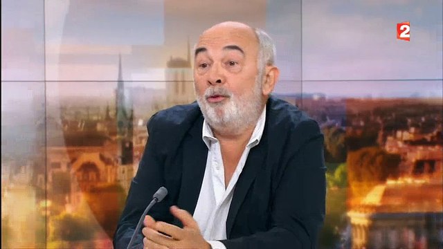 Gérard Jugnot pousse un coup de gueule contre les politiques face à Laurent Delahousse - Regardez