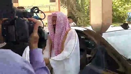 انتظار کی گھڑیاں ختم۔۔۔ امام کعبہ تشریف لے ائے