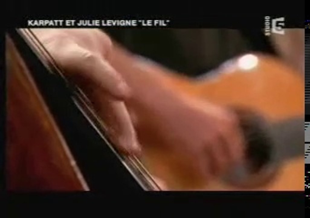 Ils sont tellement beaux, tous les deux  Cette chanson est un vrai petit bijou