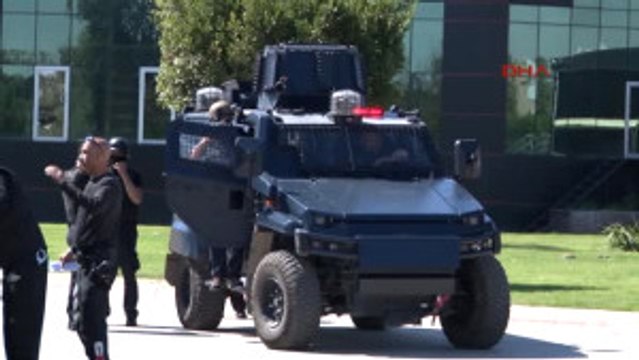Adana Bu Filmin Yönetmeni Asayiş Müdürü, Oyuncular Polis