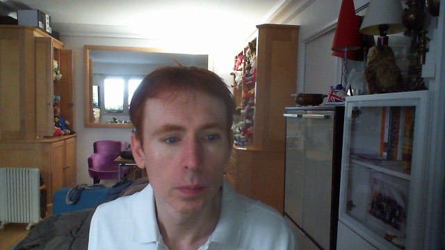 Wiwi égratigne le directeur du grand hôtel de Julien Clerc