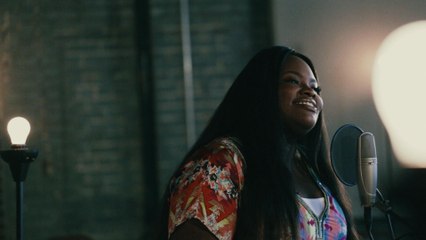 Tasha Cobbs - Break Every Chain