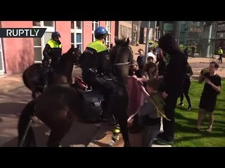 Batons & Horses: Dutch police disperse Anti-Fascist demo at PEGIDA march in Groningen