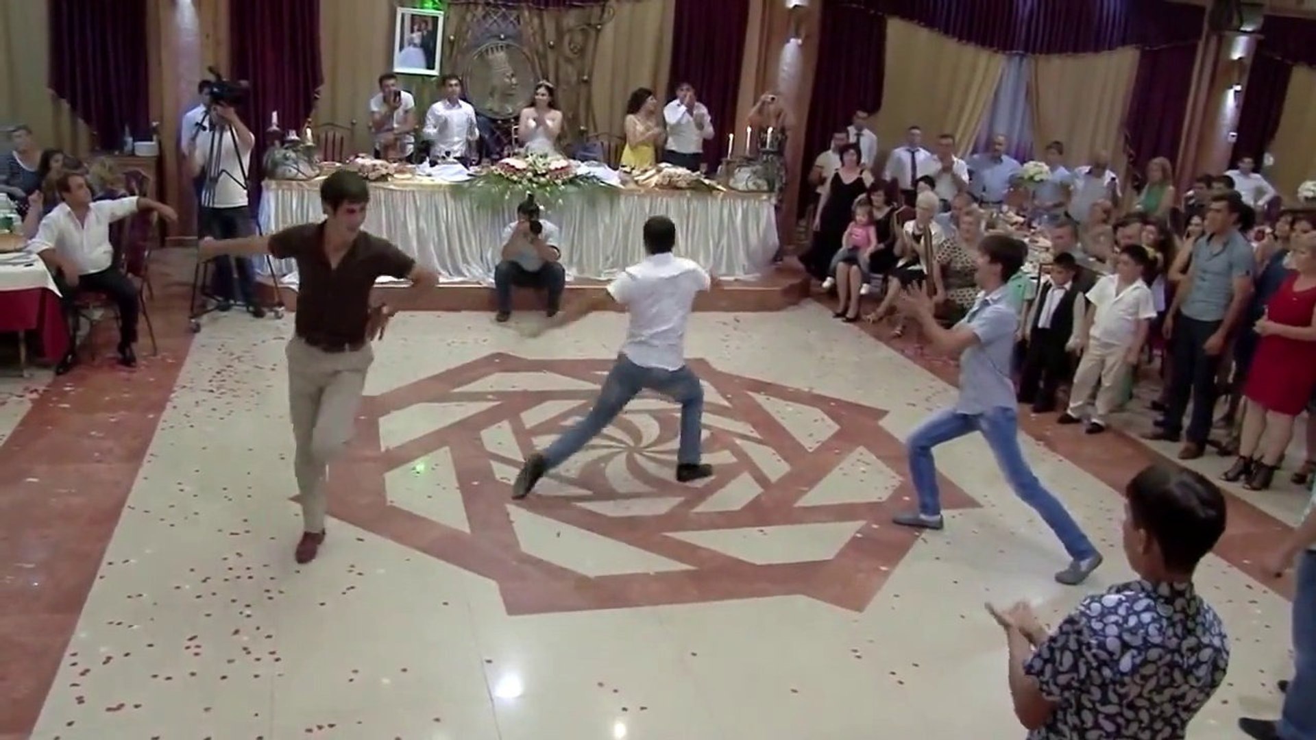 LEZGINKA ARMENIAN WEDDING DANCE MIRAGE 2017. ЛЕЗГИНКА АРМЯНСКИЙ ТАНЕЦ СВАДЬБА. LESGINKA DANSE ARMENI