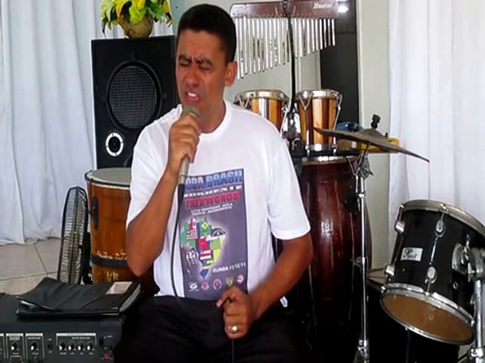 A CRUCIFICAÇÃO   Róbinson Monteiro   Canta Mizaltino Moura