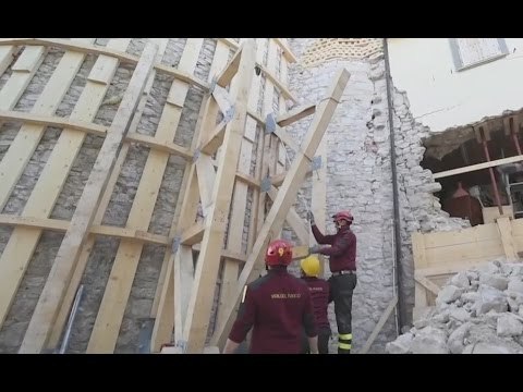 Abeto di Preci (PG) - Terremoto, lavori per chiesa San Martino (10.04.17)