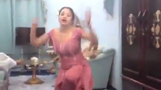 Indian hot bhabhi Dancing..