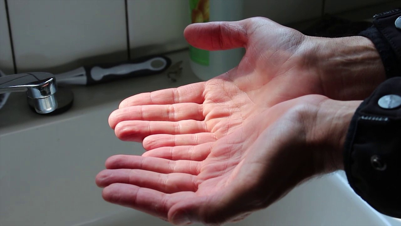 Comment enlever le cambouis sur vos mains