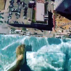 Bể bơi trong suốt giữa không trung dành cho người thích cảm giác mạnh