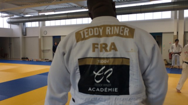 Quand le champion Teddy Riner devient professeur