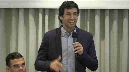 Raúl.: "Hala Madrid, y por si alguien tiene alguna duda, y nada más"