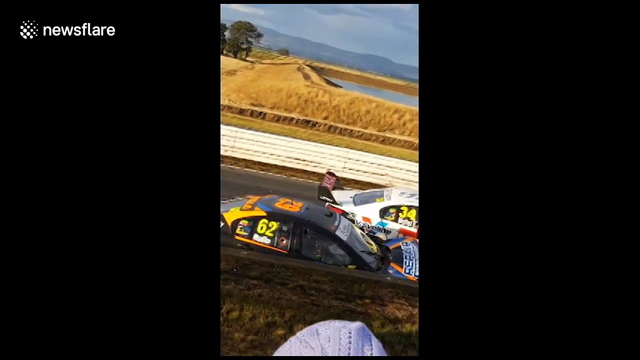 Massive pile up of V8 supercars in Australian race