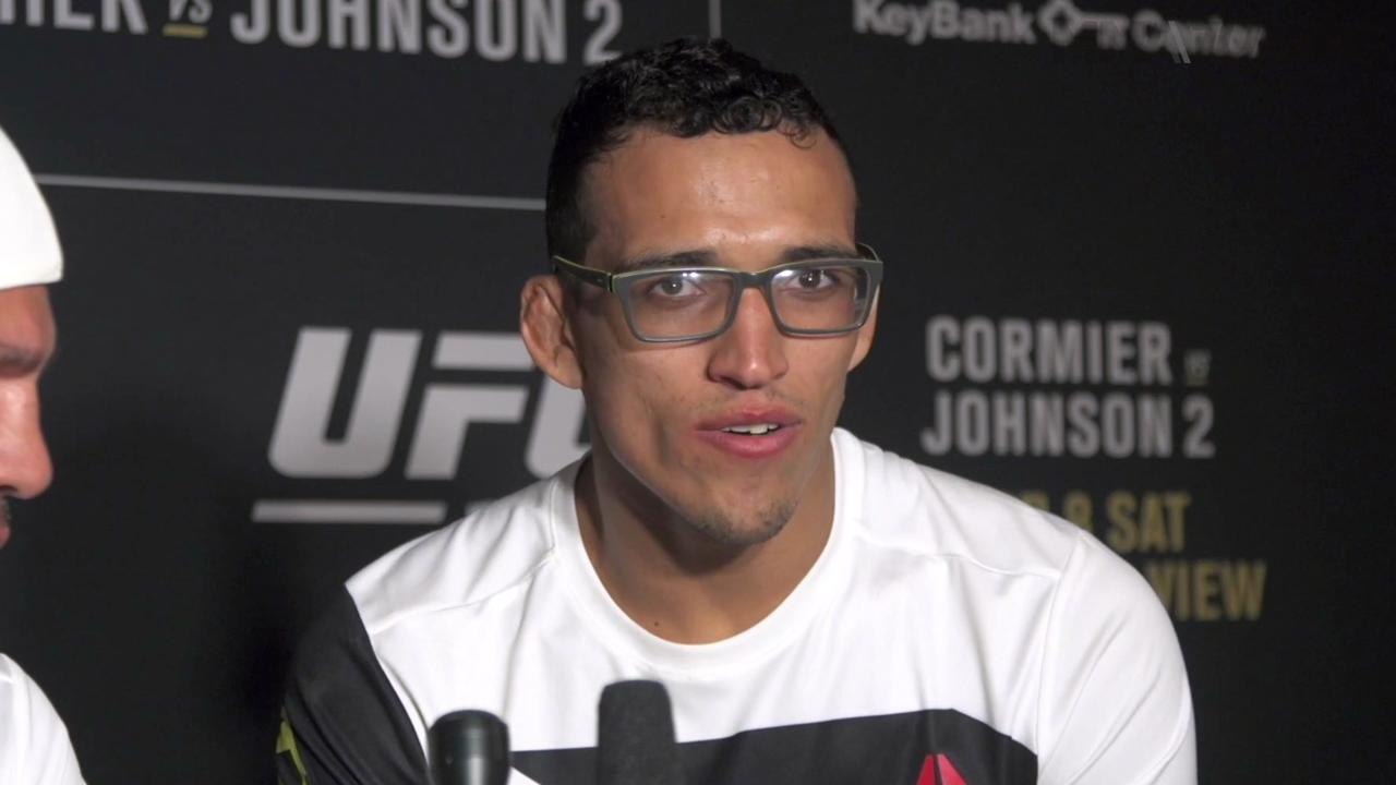 Despite lightweight success at UFC 210, Charles Oliveira eyes featherweight return