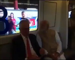 Peoples Love for Indian PM Narendra Modi... Just Waooo Moment...