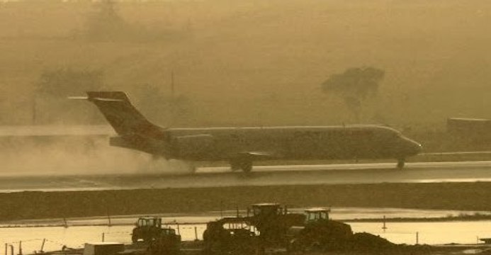 Melbourne Thunderstorms Divert Flights to Adelaide and Sydney