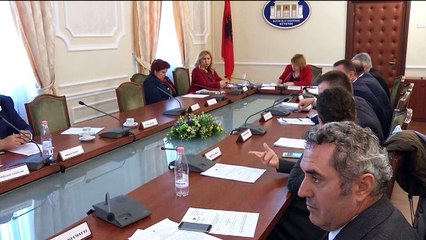 Debatet e Tom Doshit me Pandeli Majkon dhe Vasilika Hysin - Video Dailymotion