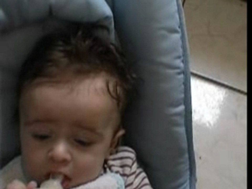 Premier biberon de Baptiste