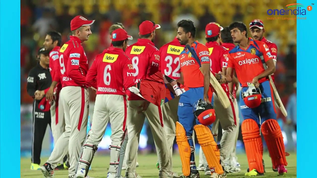 IPL 10: Virat Kohli clicks selfie with 8 captains, MS Dhoni not in frame | Oneindia News