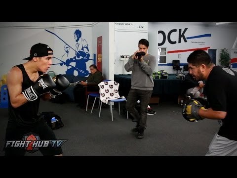 Oscar Valdez's FULL Boxing Workout video - Mitts & Bag - Valdez vs. Osawa