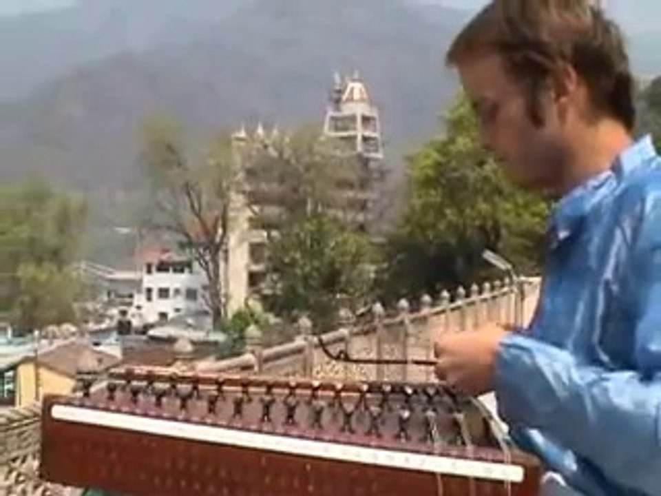 Swami_dhyan_pradeep_music_lesson