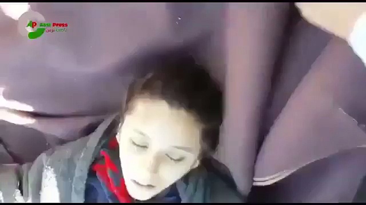 Dead victim of sarin gas attack in Syria opens her eyes