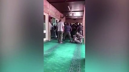 Muslim men invovled in wild brawl in a Melbourne mosque _ Daily Mail Online