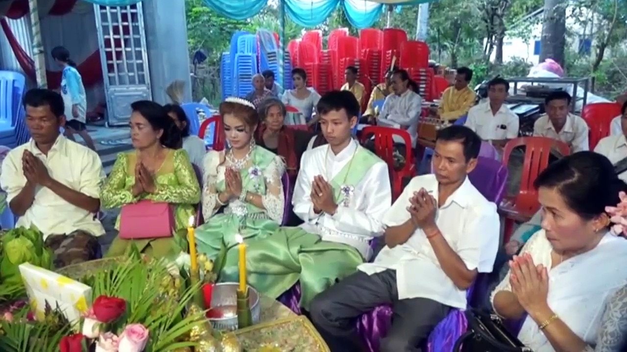 Khmer Wedding Ceremony - Sen Krong Peli - Cambodia