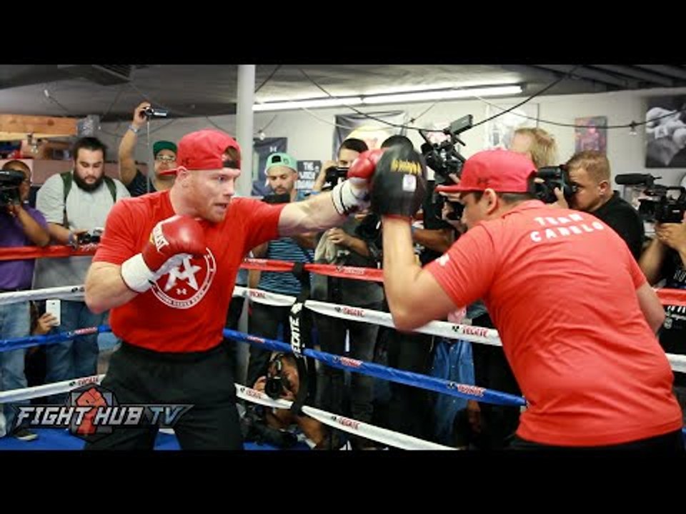 Canelo shows speed & combination punching on the mitts in media workout- Canelo vs. Smith video