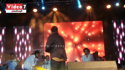 محمد فؤاد يغنى "الليل الهادى" لايف