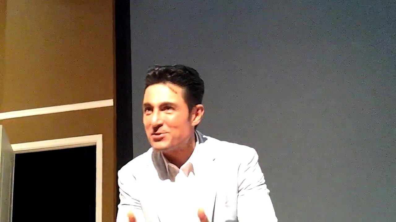 Fernando Colunga Obscuro Total en Miami Teatro Trail