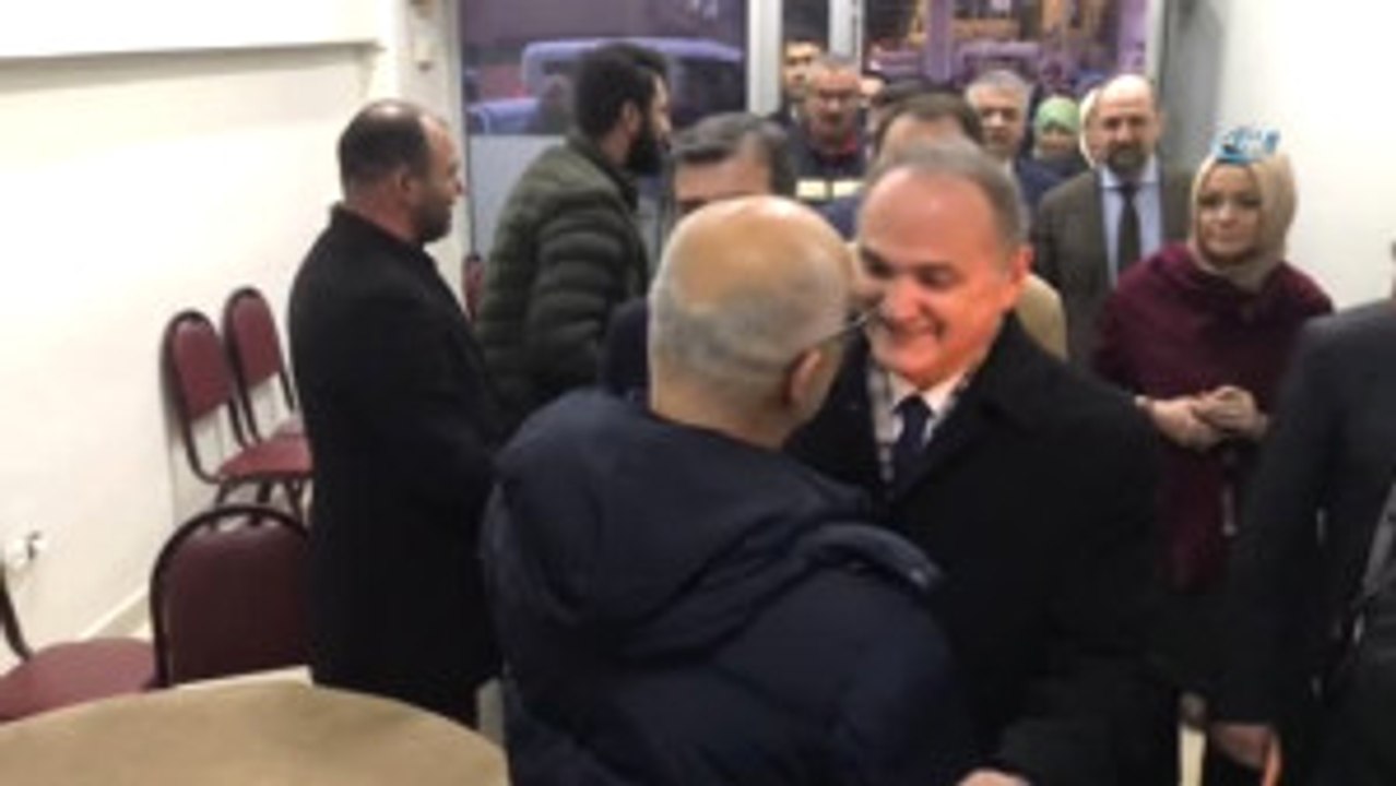 Bakan Özlü, Karslılar Derneğini Ziyaret Etti