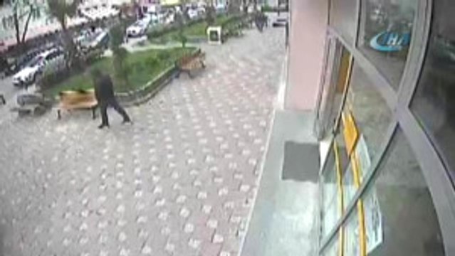 Banka Müdürünün Dikkati Dolandırıcıları Yakalattı