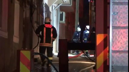 Eşini Bulamayınca Evini Ateşe Verdi