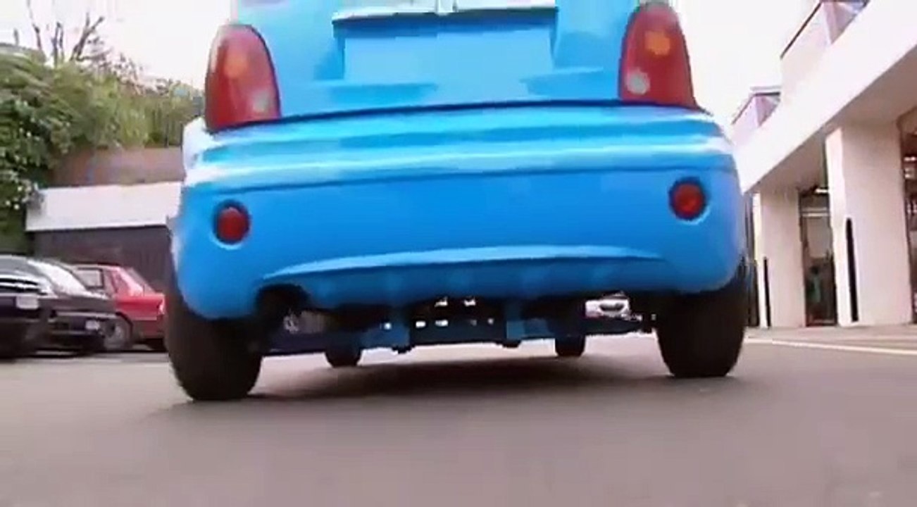 a car who drives in all directions